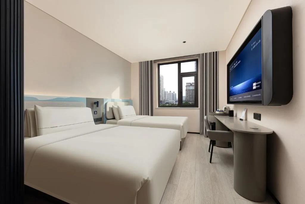 Image of Atour Light Hotel Hangzhou Wulin Square Zhaohui Cultural Park