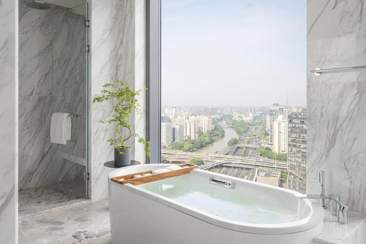 Image 3 of Four Seasons Hotel Hangzhou at Hangzhou Centre