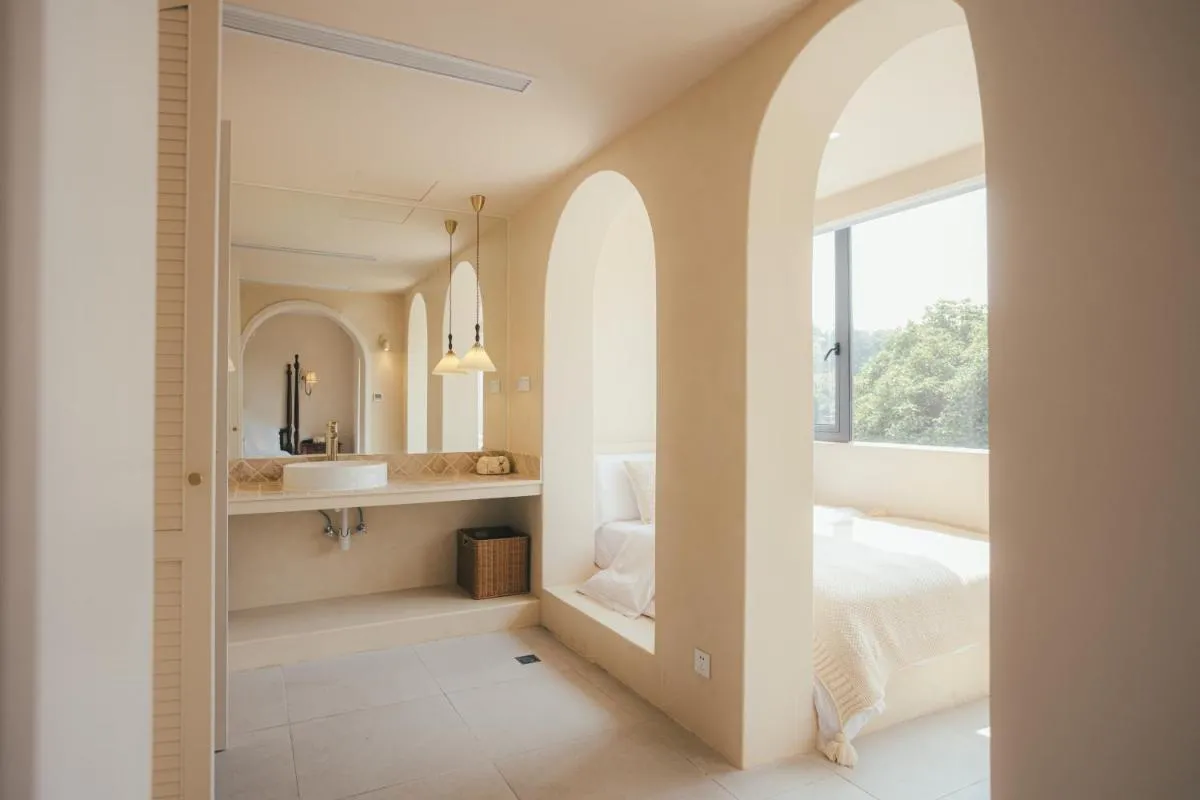 Image 2 of Hangzhou West Lake Youshan Villa