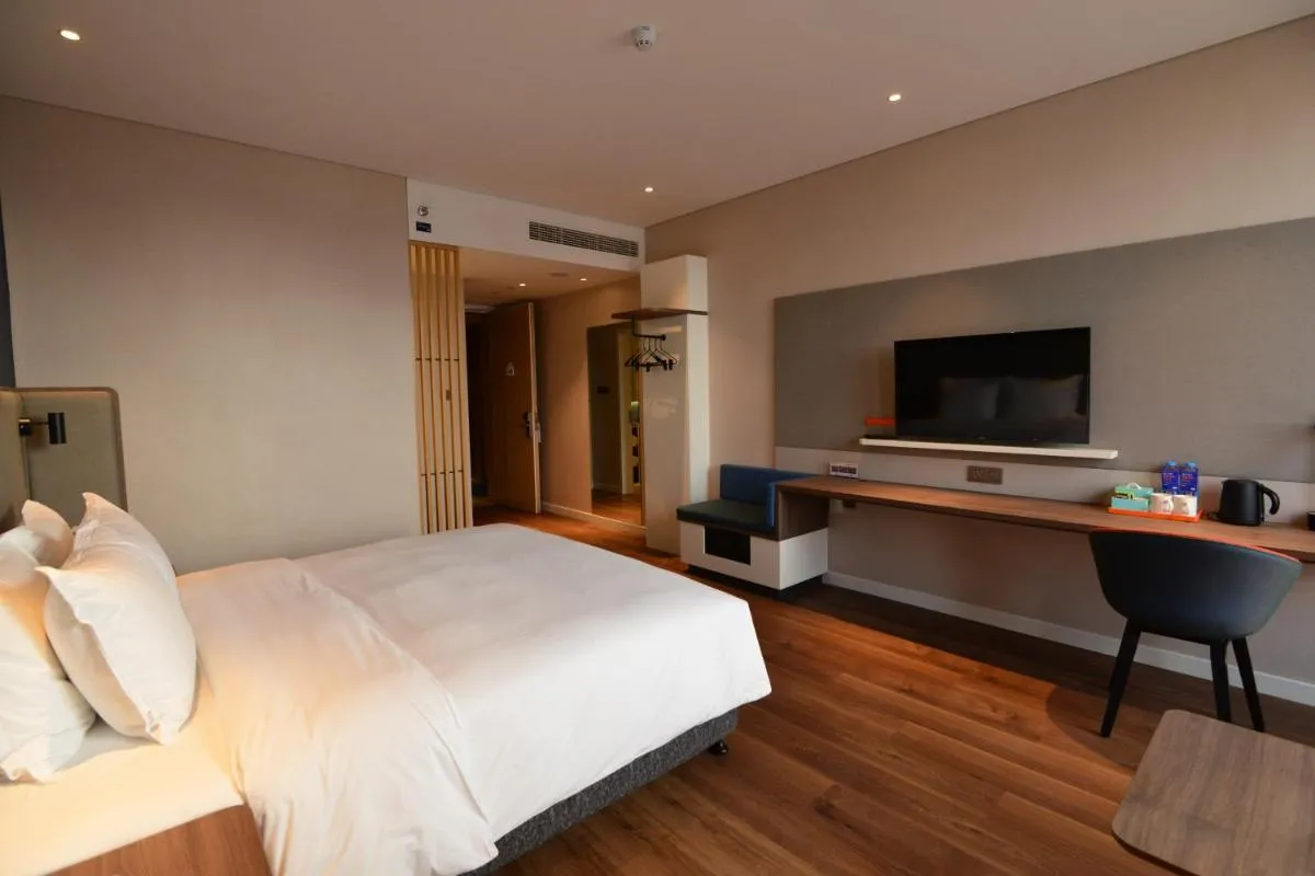Image 4 of Holiday Inn Express Hangzhou Binjiang Aoti by IHG