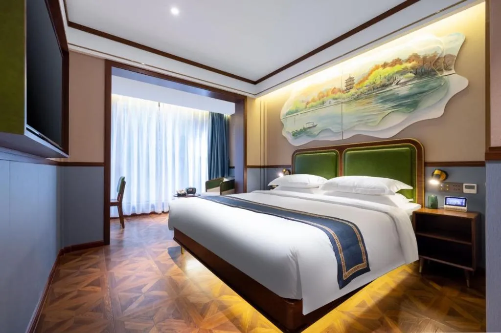 Image of Nost algia S Hotel Hangzhou West Lake & Lingyin Temple 时光漫步S酒店杭州西湖店 Free laundry service, Free fresh ground coffee