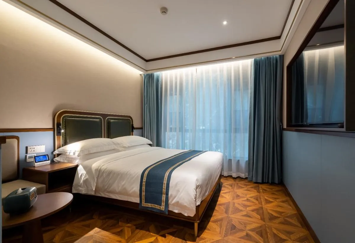 Image 5 of Nost algia S Hotel Hangzhou West Lake & Lingyin Temple 时光漫步S酒店杭州西湖店 Free laundry service, Free fresh ground coffee