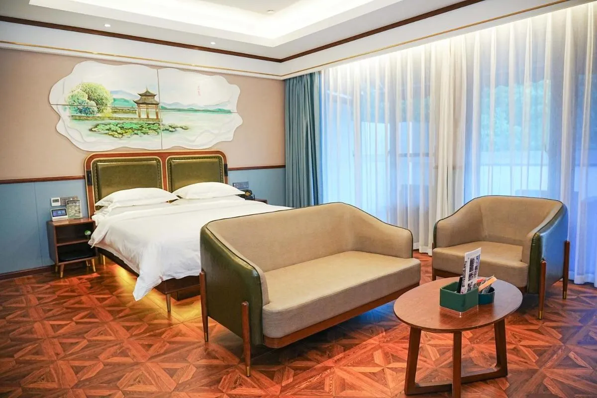 Image 4 of Nost algia S Hotel Hangzhou West Lake & Lingyin Temple 时光漫步S酒店杭州西湖店 Free laundry service, Free fresh ground coffee