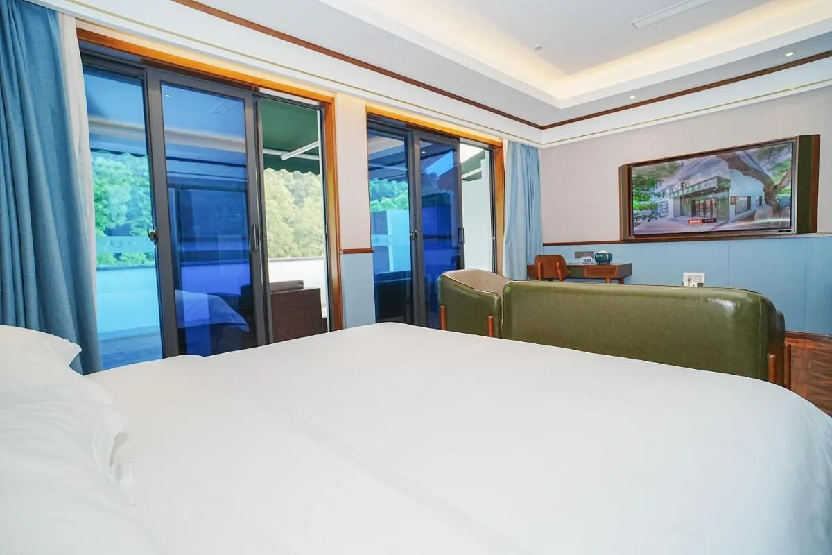 Image 1 of Nost algia S Hotel Hangzhou West Lake & Lingyin Temple 时光漫步S酒店杭州西湖店 Free laundry service, Free fresh ground coffee