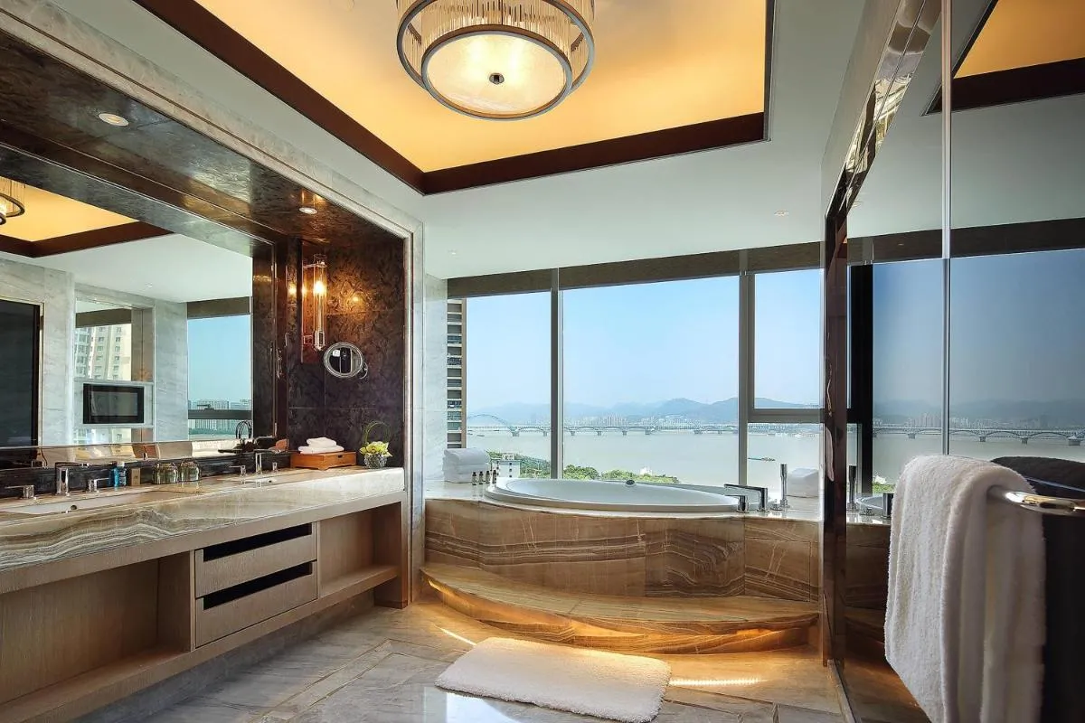 Image 2 of Sheraton Grand Hangzhou Binjiang Hotel