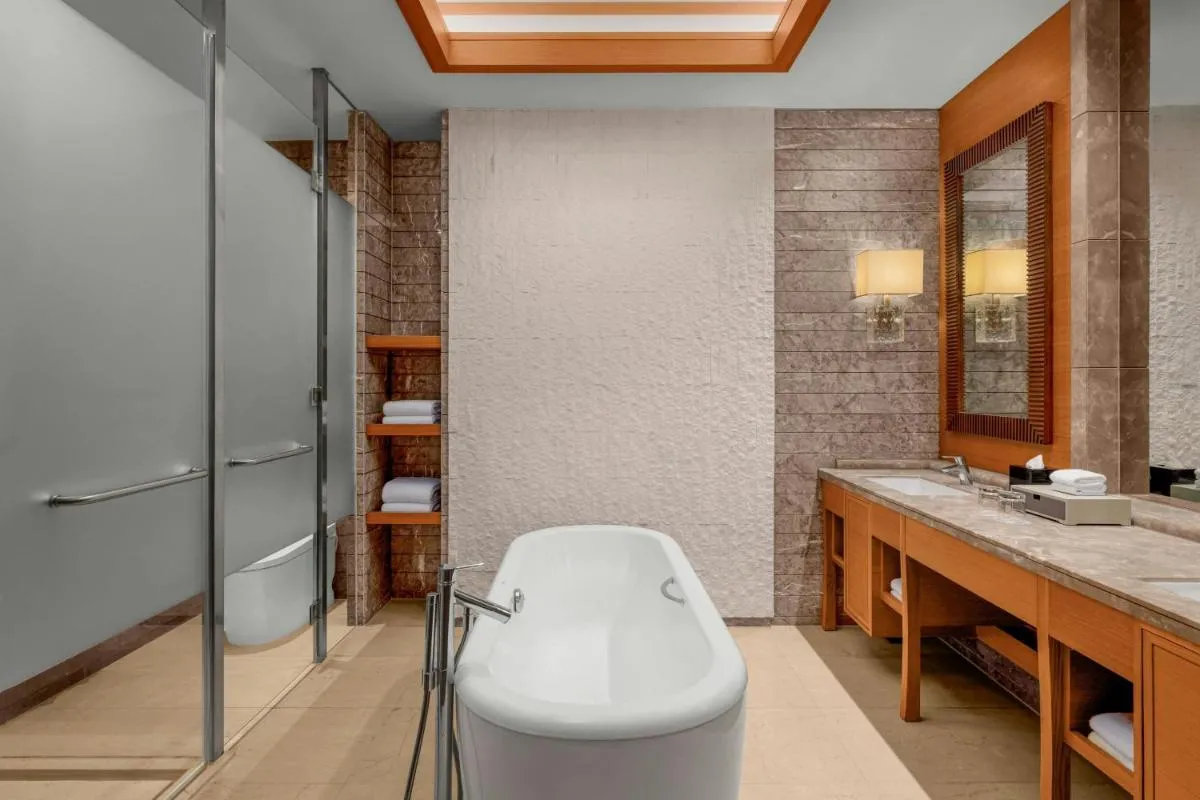 Image 2 of Sheraton Grand Hangzhou Wetland Park Resort