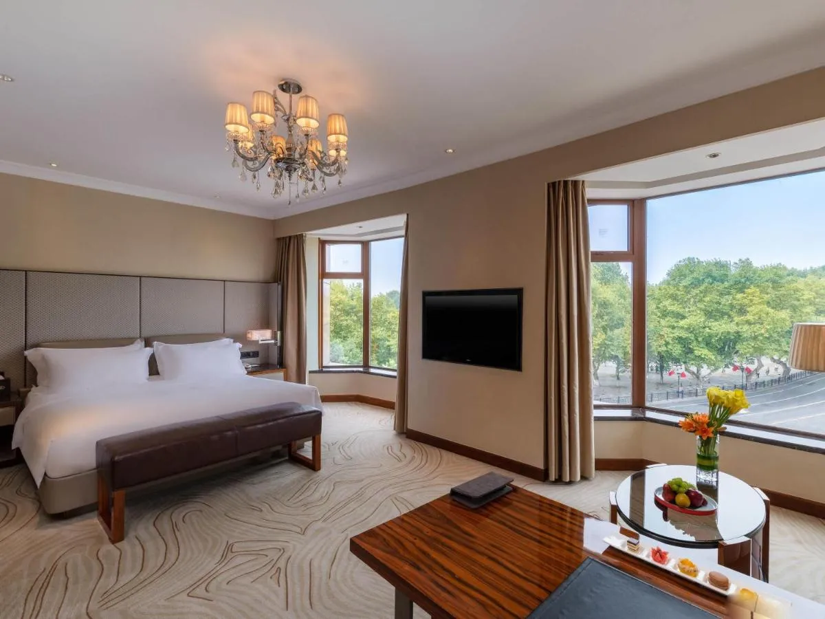 Image 5 of Sofitel Hangzhou Westlake – Few steps to West Lake, with panoramic lake view terrace