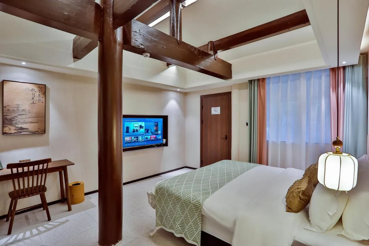 Image 1 of Yurong West Lake Cottage Resort Hotel Hangzhou