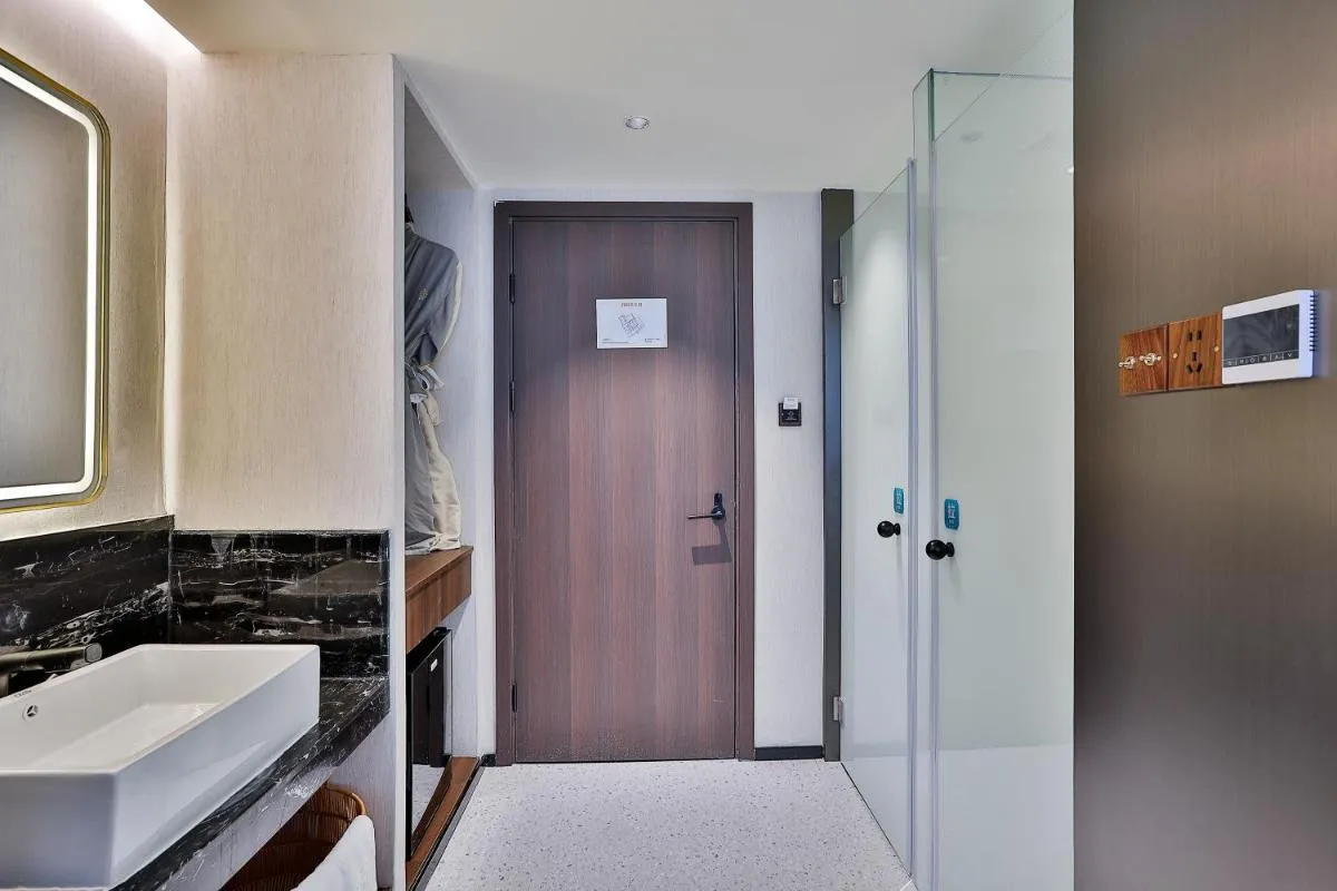 Image 2 of Yurong West Lake Cottage Resort Hotel Hangzhou